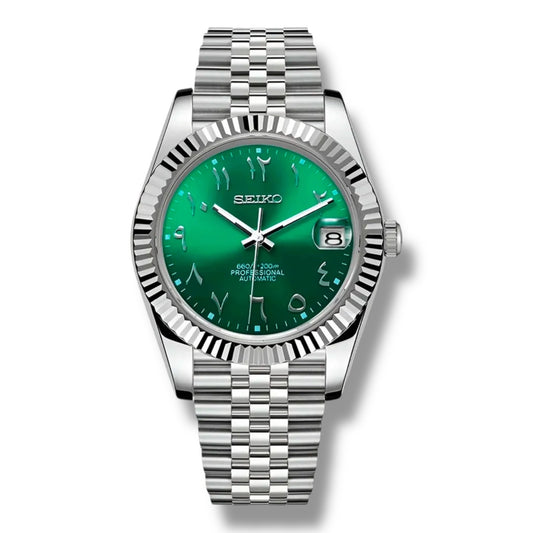 Montre Seiko Arabic Green en acier inoxydable – Cadran vert émeraude avec chiffres arabes argentés, lunette cannelée et mouvement automatique haute précision bracelet Jubilee en acier pour un style sophistiqué et intemporel