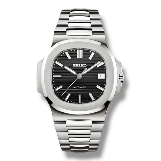 Montre Seiko Nautilus Black en acier inoxydable – Cadran noir texturé, index luminescents et mouvement automatique haute précision. Élégance et sobriété pour un style intemporel