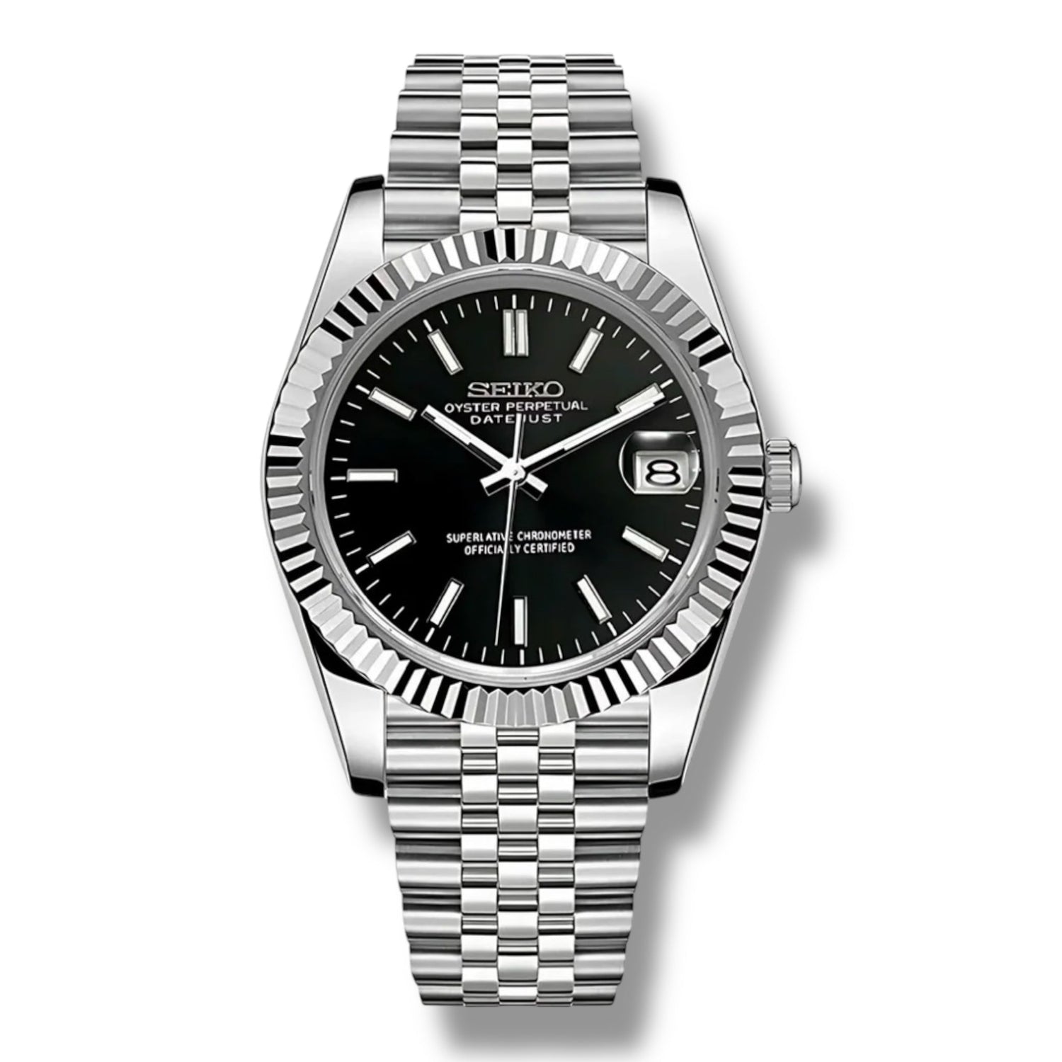 Montre Seiko Classic Black en acier inoxydable – Cadran noir épuré avec index luminescents, lunette cannelée et mouvement automatique de haute précision bracelet Jubilee en acier pour une allure élégante et intemporelle