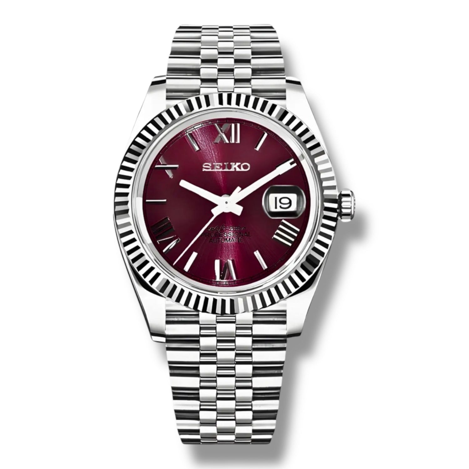 Montre Seiko Roman Magenta en acier inoxydable – Cadran bordeaux satiné avec chiffres romains argentés, lunette cannelée et mouvement automatique de précision bracelet Jubilee en acier pour un style luxueux et sophistiqué