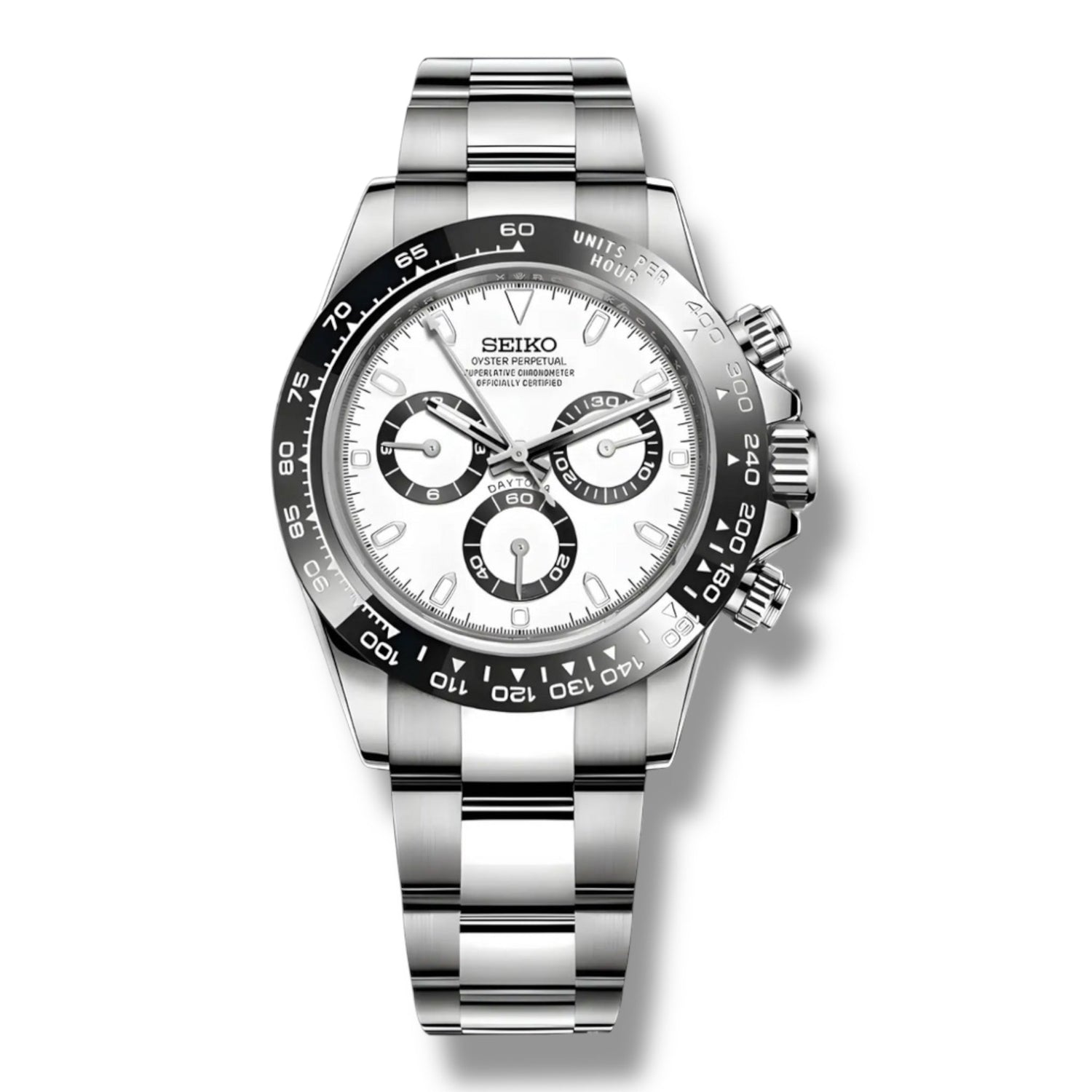 Montre Skona Panda avec boîtier en acier inoxydable, cadran blanc éclatant et trois sous-cadrans chronographe noirs contrastants. Lunette tachymétrique noire et bracelet en acier poli pour un style élégant et intemporel.