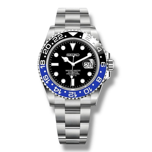 Montre Submariner Batman avec cadran noir élégant, lunette bicolore noire et bleue marquée des chiffres 24 heures. Dotée d'une fonction GMT et affichage de la date avec loupe, bracelet en acier inoxydable Oyster offrant robustesse et élégance.