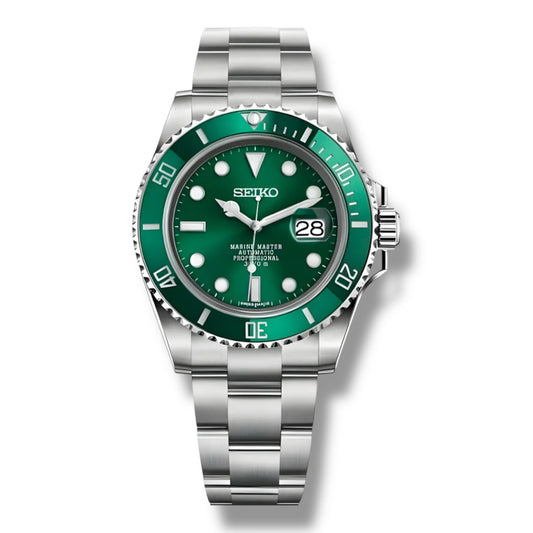 Montre SubmarinerHulk avec cadran vert émeraude vibrant, lunette en céramique assortie et index lumineux. Boîtier et bracelet en acier inoxydable poli, équipée d'une fonction date avec loupe intégrée
